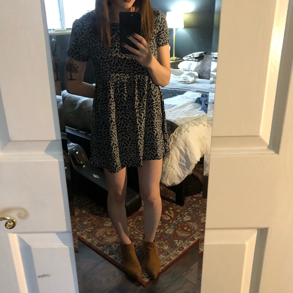 Black & White Floral Forever 21 Dress